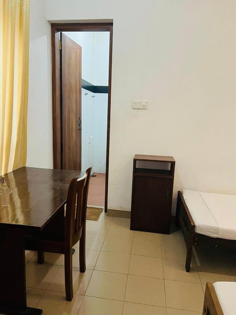 The Triangle Hotel Anuradhapura Bilik gambar