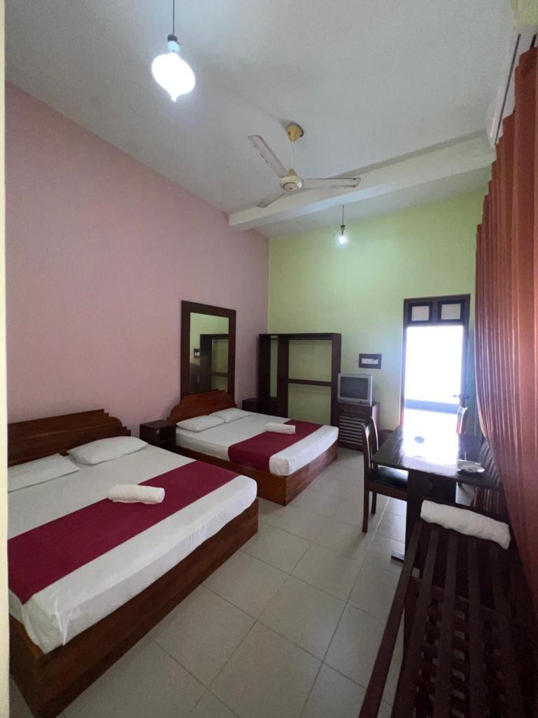 The Triangle Hotel Anuradhapura Bilik gambar