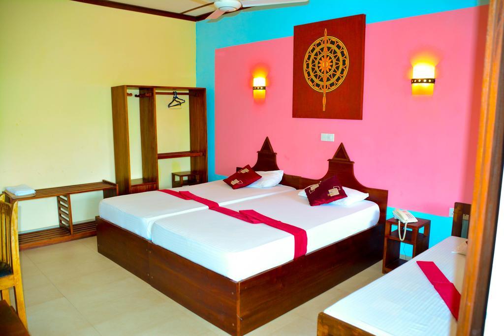 The Triangle Hotel Anuradhapura Luaran gambar