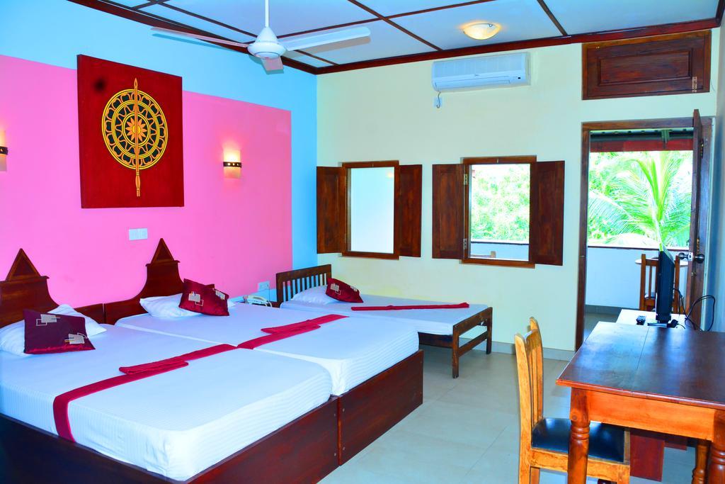 The Triangle Hotel Anuradhapura Luaran gambar